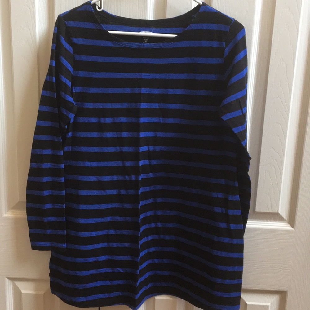 Old navy maternity shirt
